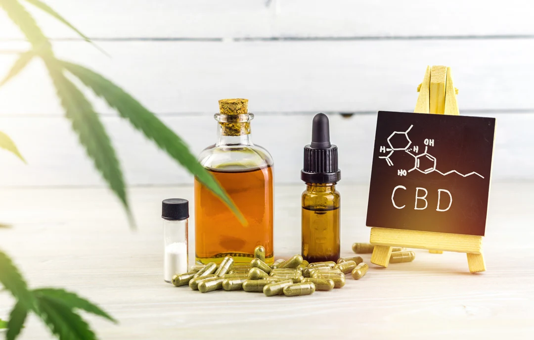 cannabis-cbd-oil-pills-and-crystal-isolate. Best CBD contract manufacture