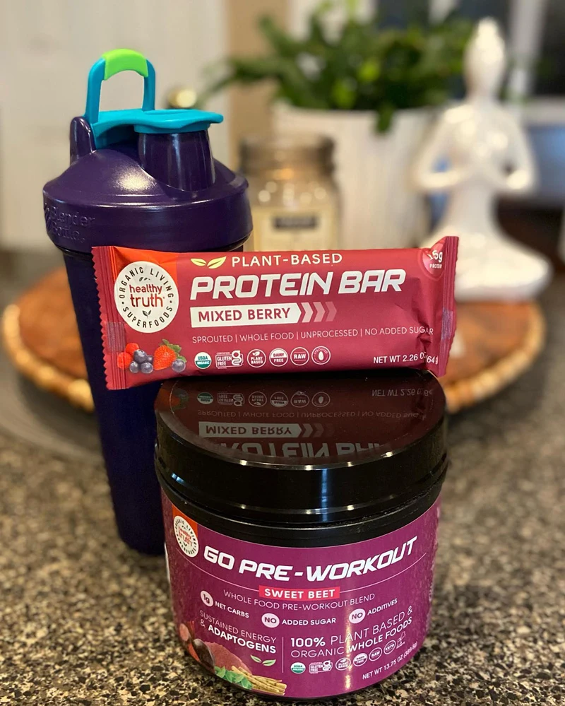 Plant-based protein bar mixed berry, organic living super foods. 